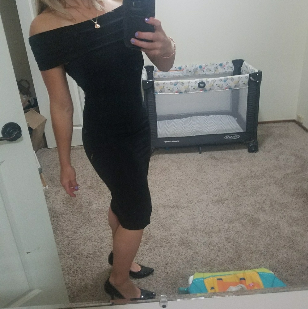 Black Midi Bodycon Dress 💕 - Picture 4 of 5